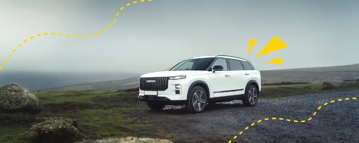 White Jaecoo 7 with image accents on Dartmoor