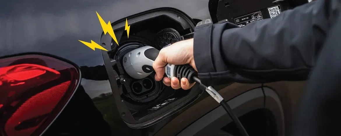 Mercedes EQA charger